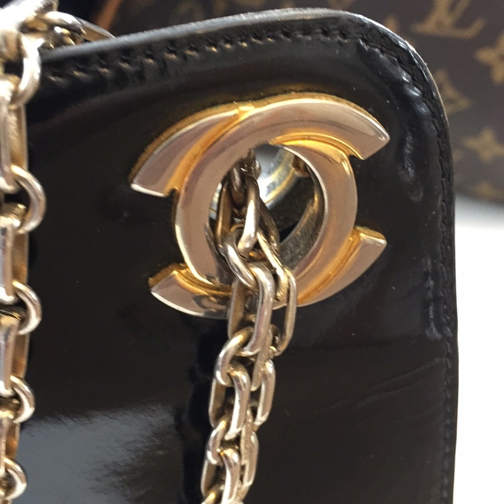 Chanel - Picture 4 of 15